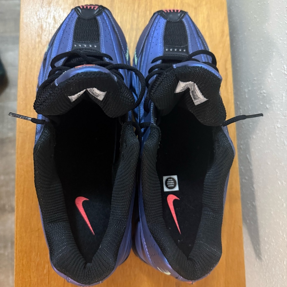 CLOSET CLOSING Nike Shox Iridescent Black and Purple Hot Punch Shoes - Picture 6 of 11